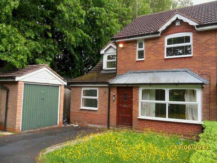 4 Bedroom Semi-Detached House To Rent In Honeysuckle Close, Quinton, B32