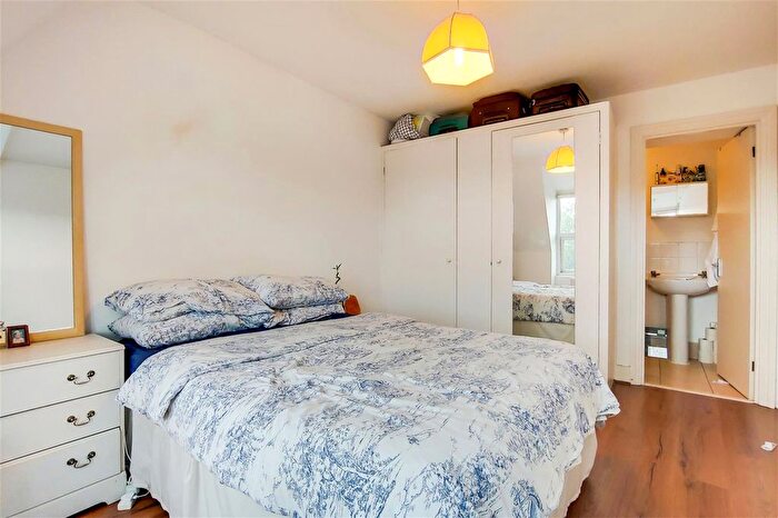 1 Bedroom Flat To Rent In Streatham High Road, London, SW16