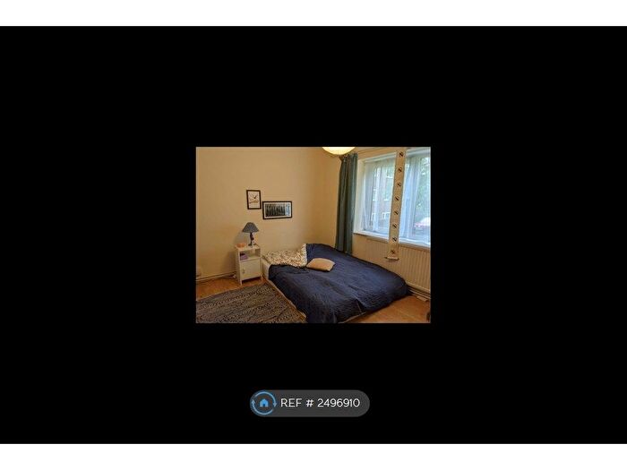 2 Bedroom Flat To Rent In Bardwell Court, St. Albans, AL1