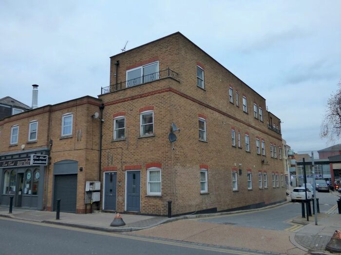 1 Bedroom Flat To Rent In William Place, Bow, E3