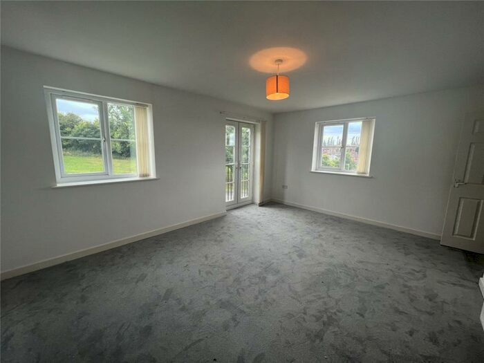 2 Bedroom Apartment To Rent In Tame Rise, Oldbury, West Midlands, B68