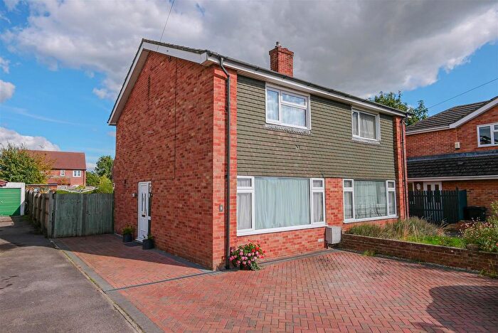 3 Bedroom Semi-Detached House For Sale In Blacklands Road, Benson, OX10
