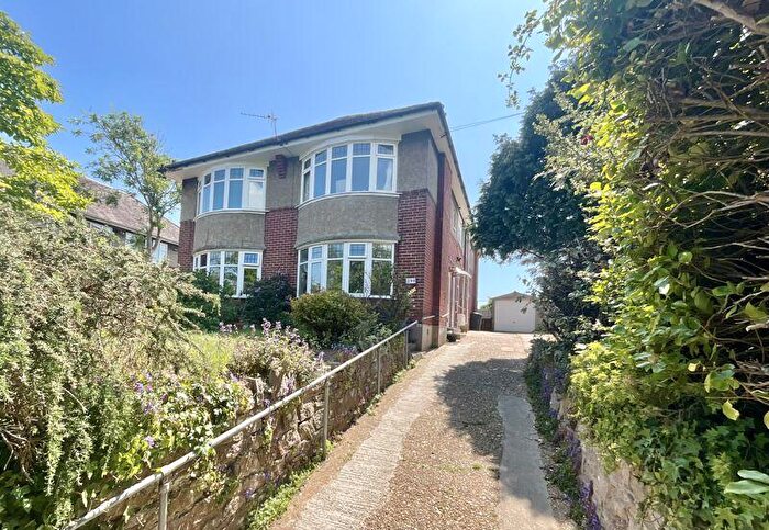 2 Bedroom Flat For Sale In Iford Lane, Bournemouth, BH6