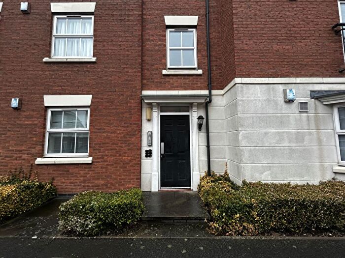 2 Bedroom Flat To Rent In Eden Gardens, Oldbury, B65