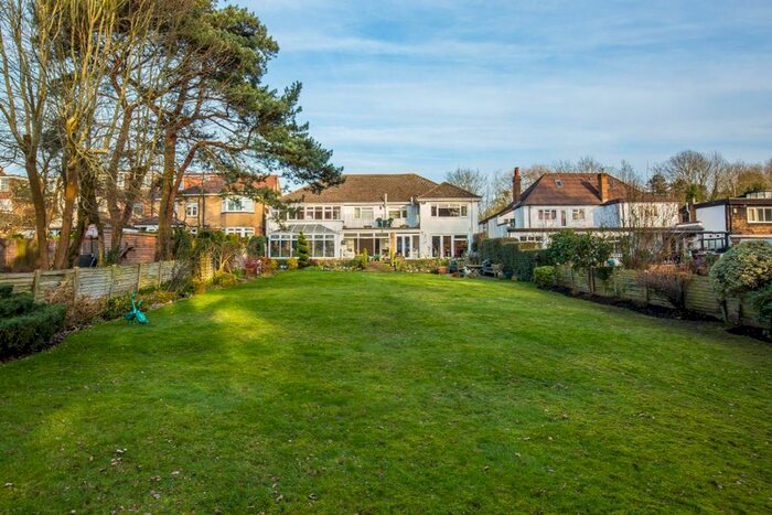 6 Bedroom Detached House For Sale In Cockfosters Road, Cockfosters, Barnet, EN4