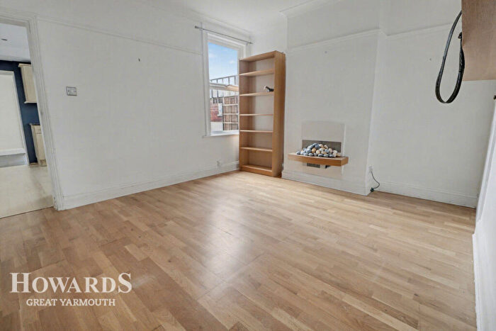 3 Bedroom Terraced House For Sale In Hammond Road, Great Yarmouth, NR30