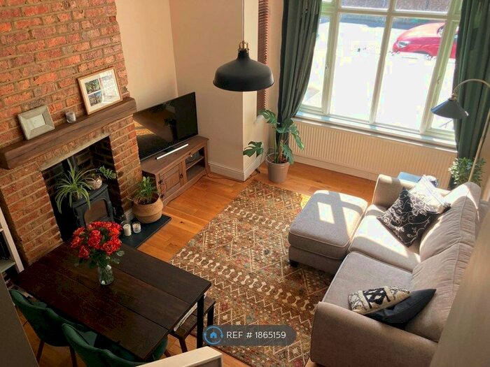 1 Bedroom Flat To Rent In Broxholm Road, London, SE27