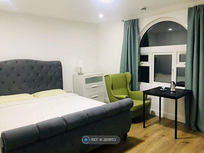 2 Bedroom Flat To Rent In Ground Floor, London, NW6