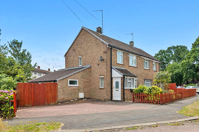 3 Bedroom Semi-Detached House For Sale In Kathleen Drive, Kettering, NN16