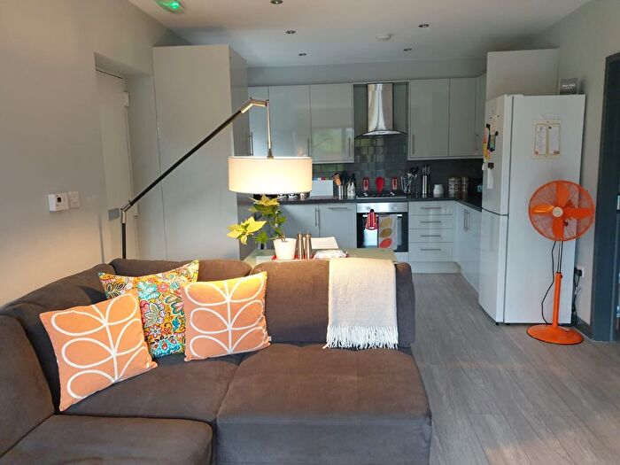 2 Bedroom Flat To Rent In Langley Park Road, Sutton, SM2