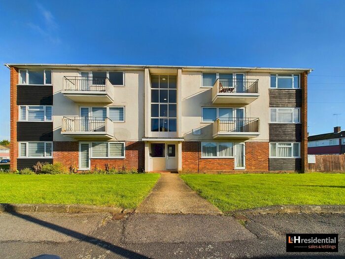 2 Bedroom Flat To Rent In Audley Close, Borehamwood, WD6