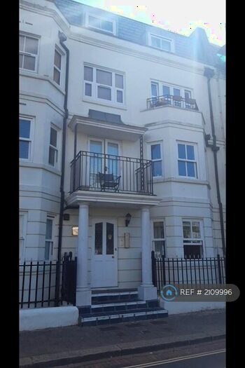 2 Bedroom Flat To Rent In Goodwood Court, Bognor Regis, PO21