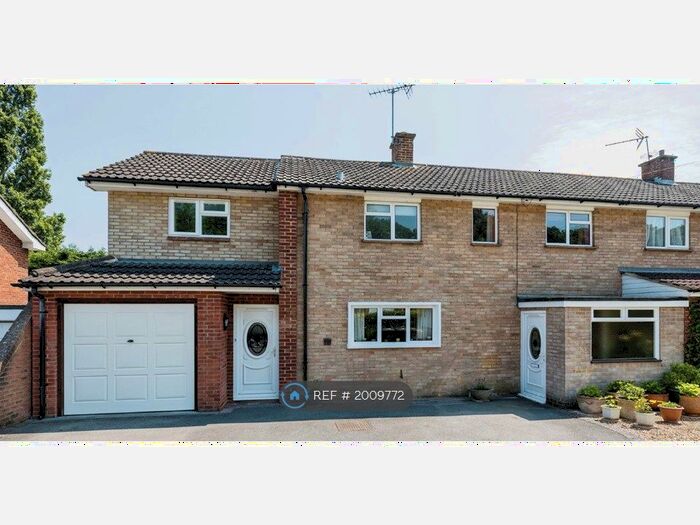 7 Bedroom Semi-Detached House To Rent In Applegarth Avenue, Guildford, GU2