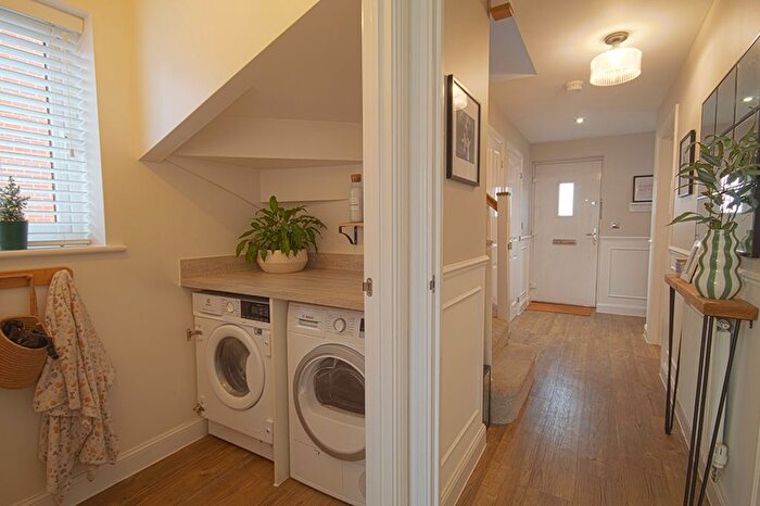 4 Bedroom Detached House For Sale In Restharrow Road, Broughton, HP22