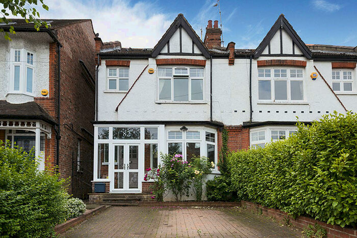 5 Bedroom Semi-Detached House To Rent In Halliwick Road, London, N10