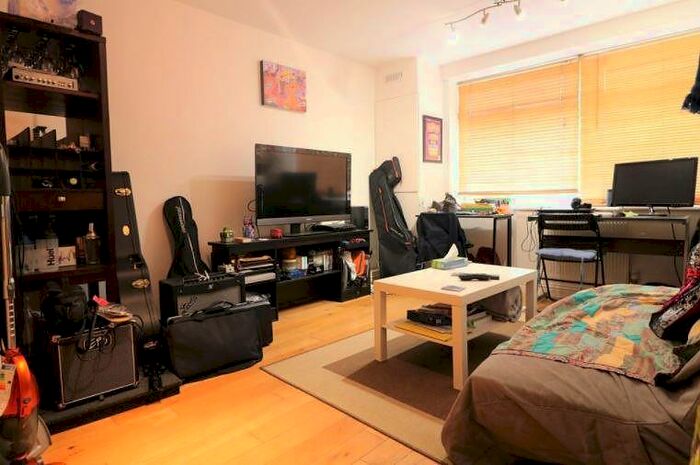 1 Bedroom Apartment To Rent In A Kentish Town, Kentish Town Road, Camden, London, NW5