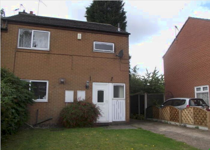 3 Bedroom Semi-Detached House To Rent In Fenton Road, Nottingham, NG5