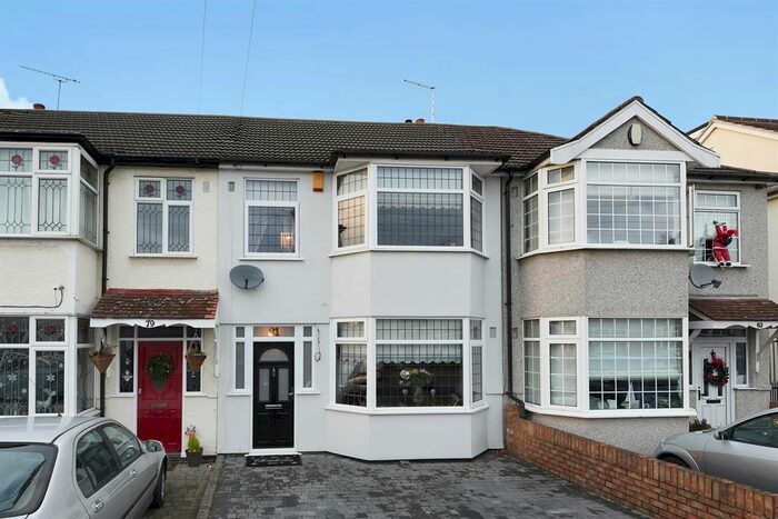 4 Bedroom Terraced House To Rent In Amery Gardens, Gidea Park, Romford, RM2