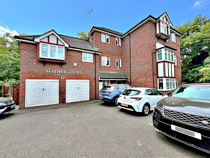2 Bedroom Flat For Sale In Kenton Road, Harrow, HA3