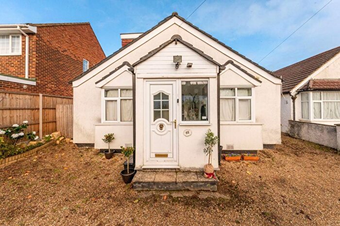 4 Bedroom Bungalow For Sale In Orchardville, Burnham, Slough, SL1