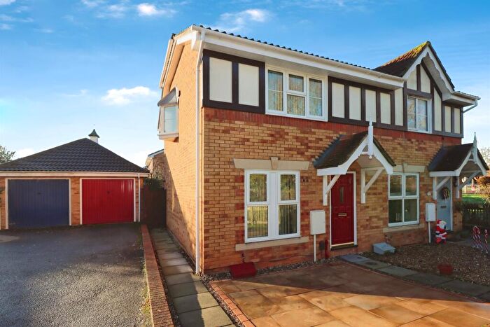 3 Bedroom Semi Detached House For Sale In Westons Hill Drive, Emersons Green, Bristol, BS16