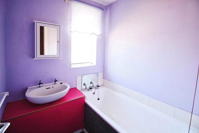 3 Bedroom Terraced House For Sale In Hunwicke Road, Colchester, CO4