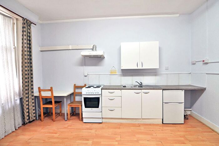 Studio To Rent In Courtfield Gardens, Earls Court, London, SW5