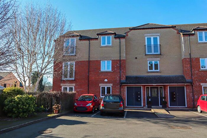2 Bedroom Apartment For Sale In Penn Street, Oakham, Rutland, LE15