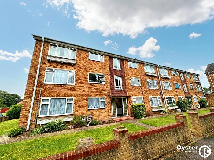 2 Bedroom Flat To Rent In Cunningham Avenue, Enfield, EN3