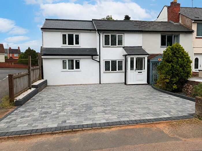 3 Bedroom End Of Terrace House To Rent In Birmingham Road, Lickey End, Bromsgrove, B61