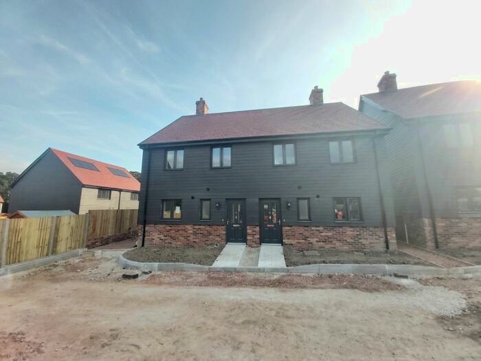 3 Bedroom Semi-Detached House To Rent In Hopper Road, Eastleigh, Hampshire SO50