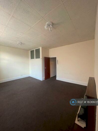 2 Bedroom Flat To Rent In Burnley Road, Padiham, Burnley, BB12