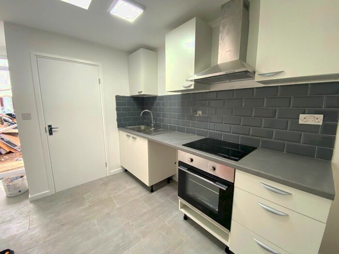 1 Bedroom Studio To Rent In Kingston Road, Ilford, IG1