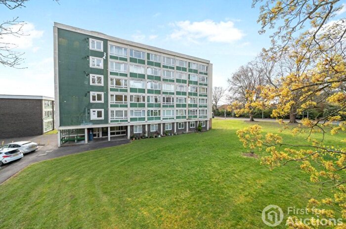 Studio For Sale In Jocks Lane, Bracknell, Berkshire, RG42