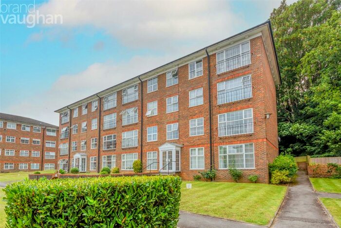 2 Bedroom Apartment To Rent In Regency Court, Withdean Rise, Brighton, BN1