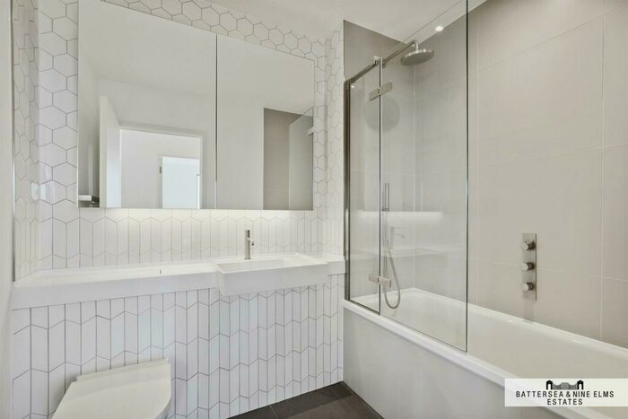 2 Bedroom Apartment To Rent In East Apartments, Heart Of Hale, N17