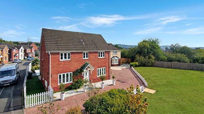 4 Bedroom Detached House For Sale In Sword Hill, Caerphilly, CF83