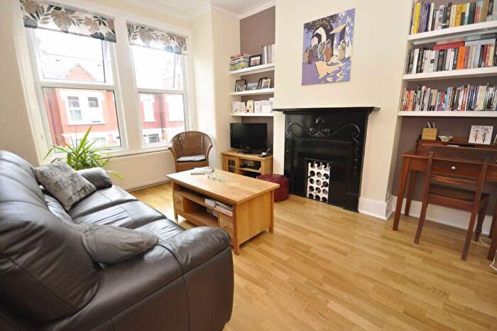 2 Bedroom Flat To Rent In Acre Road, London, SW19