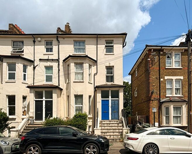 1 Bedroom Flat To Rent In Courthill Road, Hither Green, London, SE13