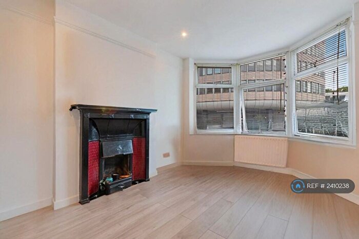 2 Bedroom Flat To Rent In Brighton Road, Purley, CR8