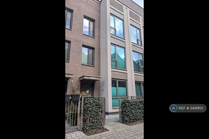 4 Bedroom Terraced House To Rent In Castle Street, London, E13