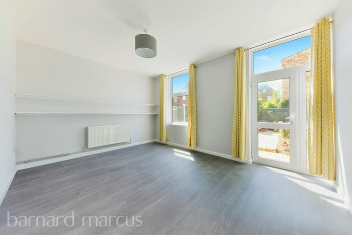 3 Bedroom End Of Terrace House To Rent In Thames Street, Walton-On-Thames, KT12