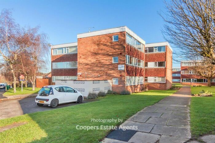 2 Bedroom Flat To Rent In Overdale Road, Whoberley, Coventry, CV5