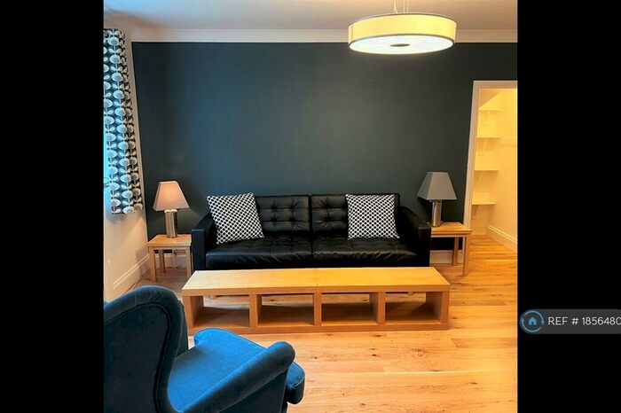 1 Bedroom Flat To Rent In Oak Hill Road, Surbiton, KT6