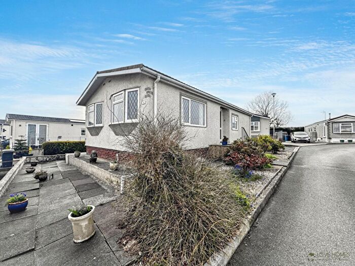 2 Bedroom Mobile/park Home For Sale In Burlingham Park, Garstang, Preston, PR3