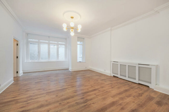 3 Bedroom Flat To Rent In Heath Drive, Hampstead, NW3
