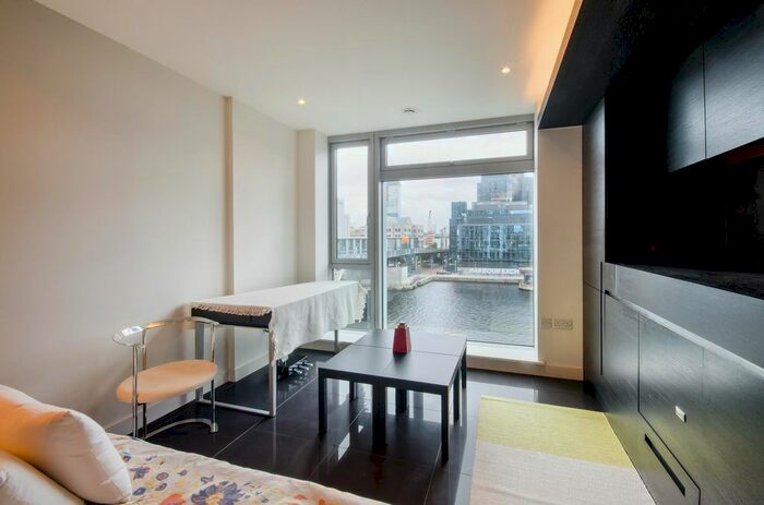 Studio To Rent In Pan Peninsula, Canary Wharf, E14