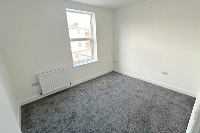 2 Bedroom Apartment To Rent In South Parade, Whitley Bay, NE26