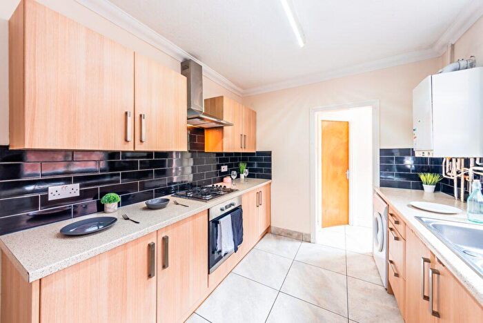 4 Bedroom Terraced House To Rent In Hazel Street, Leicester, LE2