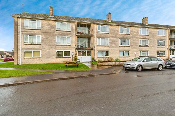 2 Bedroom Flat For Sale In Leylands Road, Corsham, SN13
